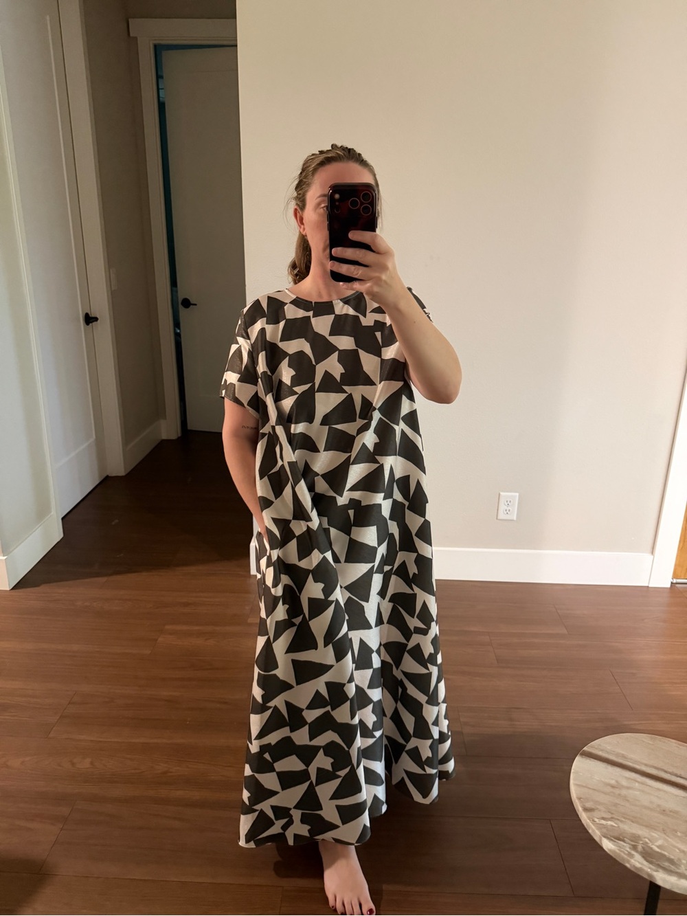 Abstract Geometric Silk Green & White Midi Dress - Relaxed Fit